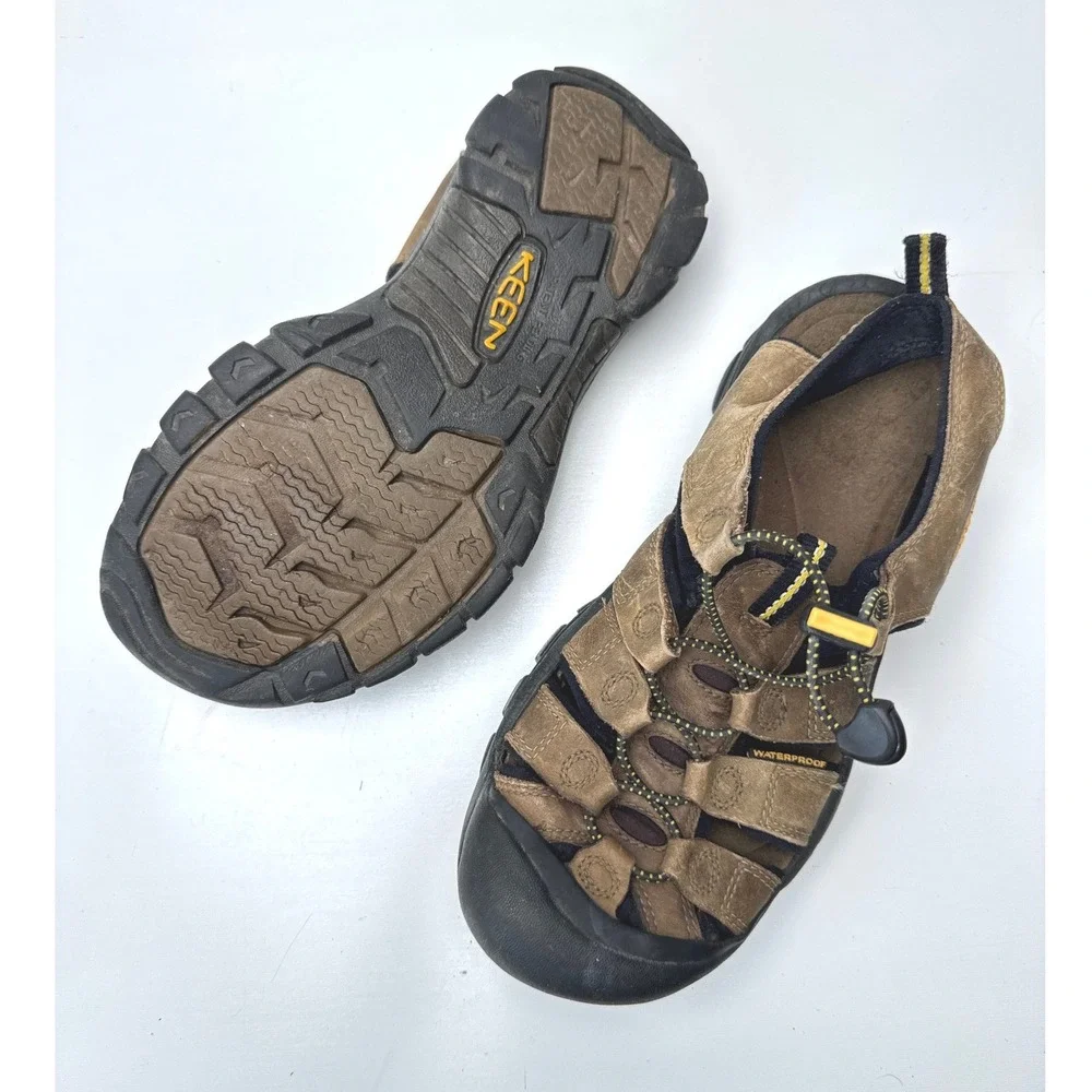 Keen Newport H2 Mens Brown Leather Waterproof Sport Hiking Sandals Size 8.5